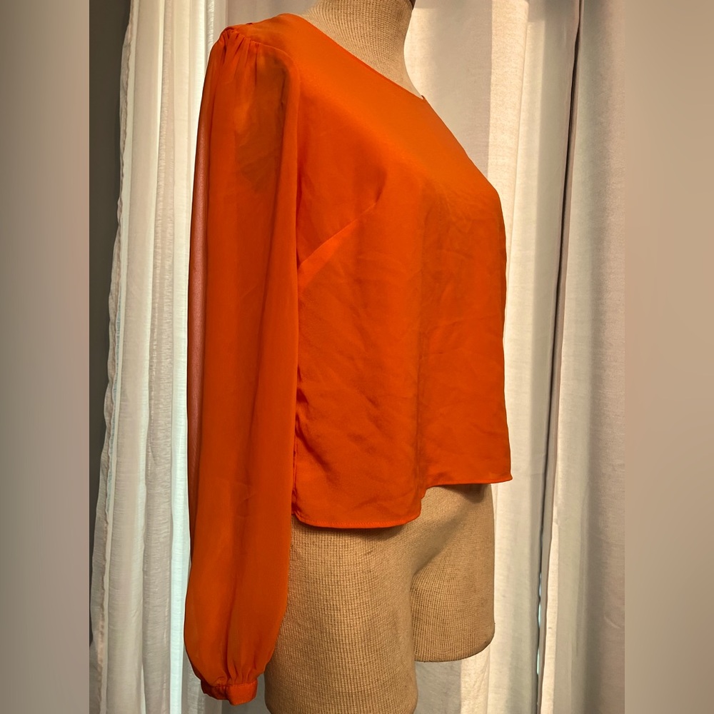 Bisou Bisou crop Orange Long Sleeve blouse with crisscross Picaboo back XS women